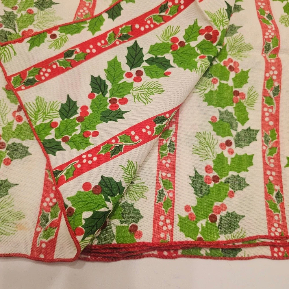 Vintage Christmas Holly Berry Cloth Holiday Napkin Red Green White 15x15 set 6